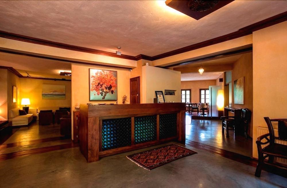 Katogi Averoff Hotel & Winery メツォヴォ エクステリア 写真