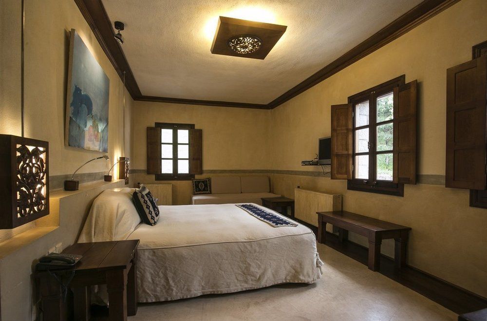 Katogi Averoff Hotel & Winery メツォヴォ エクステリア 写真